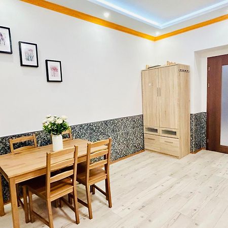 Modern Spacious Apartment In Center Prague Exterior photo
